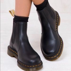 Dr Martens. Doc Marten 2976 Chelsea Boot